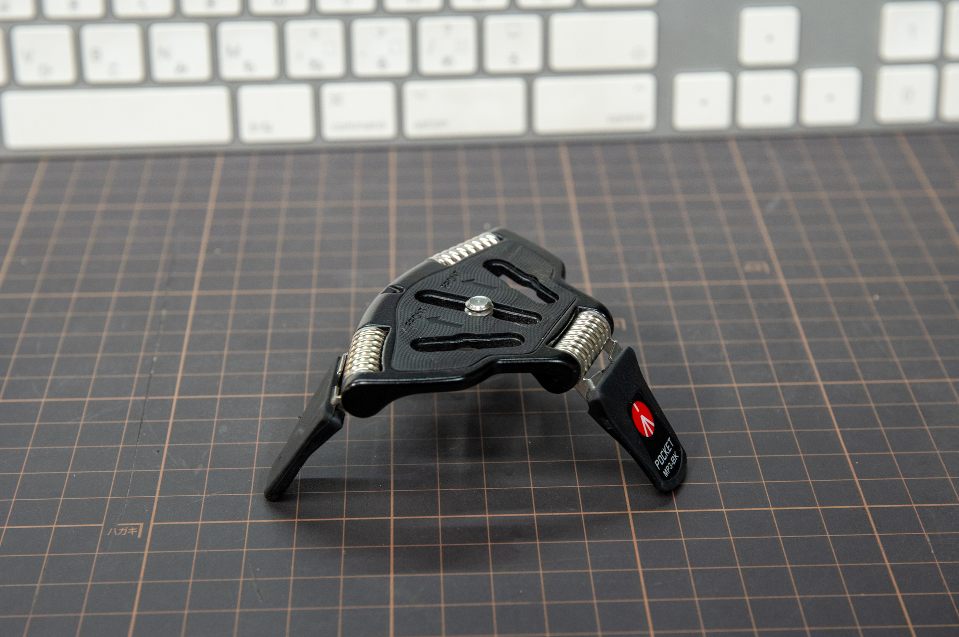Manfrotto：POCKET L「MP3-BK」。: 「じこまん道」